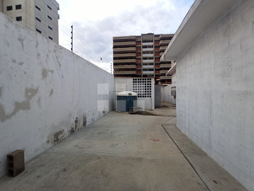 Imagen 13 de 15 de Excelente Casa Para Oficinas En Calle3 De Casco Central De Lecheria