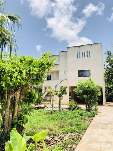 En Venta Casa Con Extraordinario Terreno En Cancún, Colonia Doctores C2922