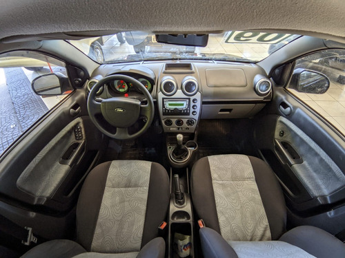 Imagem 10 de 18 de Ford Fiesta Sedan 1.6 Mpi 8v 2010