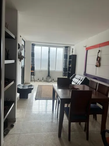 Casa De 3 Pisos 4 Habitaciones En Total, Primer Piso Indepen