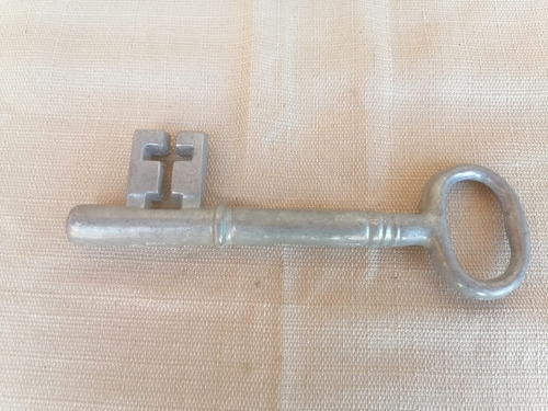 Llave Tipo Antigua De Fierro De Colección Chapa Rustica