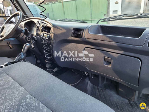 Imagem 10 de 12 de Mercedes Benz Acello 815 2015
