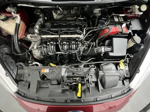 Ford Fiesta TITANIUM 1.6 AUT