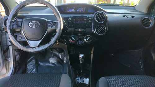 Imagem 8 de 11 de Toyota Etios 2018 1.5 16v Xs Aut. 5p