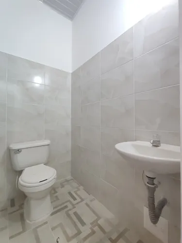 Local En Arriendo En Avenida Libertadores. Cod A23870