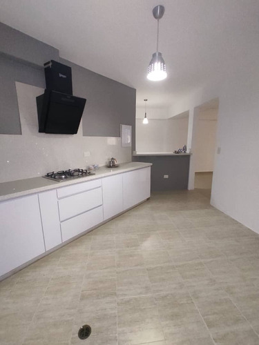Imagen 5 de 14 de Alquila Hermoso Apartamento A Estrenar Sin Amoblar Urb. La Chimenea Andres Peña