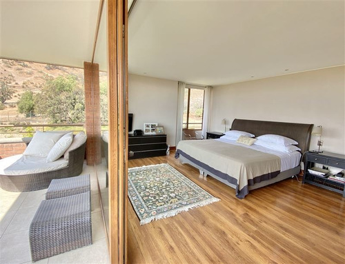 Departamento En Venta De 6 Dorm. En Las Condes
