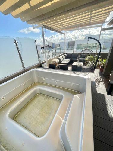 Imagen 2 de 10 de Vendo Penthouse De 2 Niveles