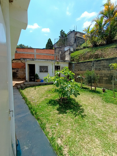 Casa Multifamiliar En Venta, Urb. Los Duraznos-lagunetica, Los Teques.