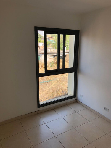 Imagen 5 de 9 de Departamento Tipo Duplex C.colorada 1 Dormitorio