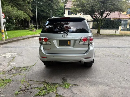 Toyota Fortuner 2.7MT 4X2