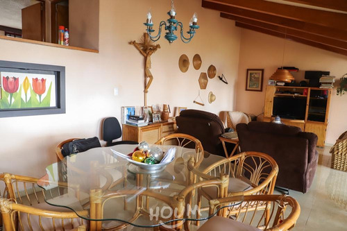 Casa En Lomas De San Mateo, Naucalpan De Juárez Con 3 Habitaciones