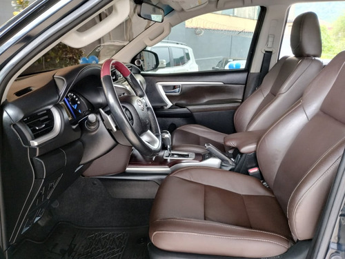 Toyota Hilux SW4 2.7 SRV 7 LUGARES 4X2 16V FLEX 4P AUTOMÁTICO
