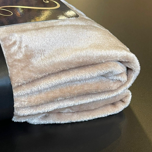 Imagen 2 de 3 de Manta Fleece Extra Soft Beige 100% Poliéster