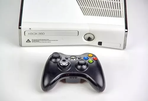Microsoft Xbox 360 Slim 4gb Standard Cor Matte Black + 1 Jogo em