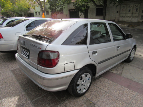 Volkswagen Pointer 1.8 Gli