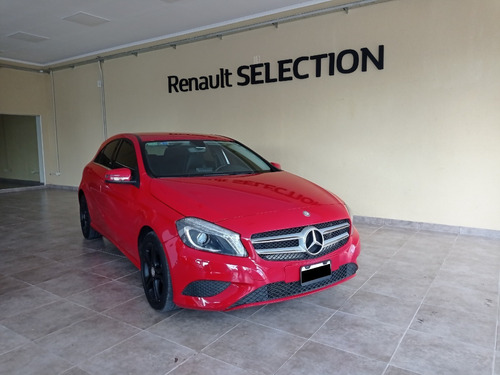 Mercedes Benz A200 Blue Eficence / Mod: 2014