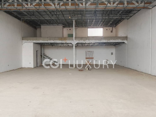 Cgi+luxury Cumana Ofrece En Venta * C.c Palma Caribe* Local De 300m2