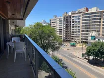 Comprar Venta De Apartamento En Pocitos, 3 Dorm Y Servicio, Garaje Para 2 Vehículos.