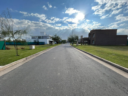 Terreno En Venta En Country/barrio Privado Siete Soles Parterres