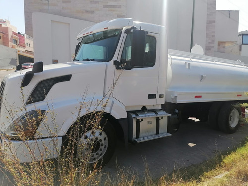 Camión Pipa De Agua De 10,000 Volvo Rabon Thorton Chasis