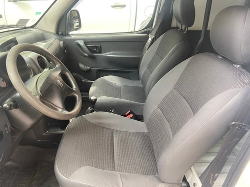 Imagen 5 de 18 de Peugeot Partner 2017 1.4 Furgon Confort Newcars