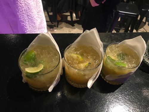Imagen 3 de 5 de Servicio De Bartenders Y Camareros