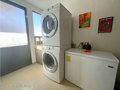 Zibatá Queretaro, Se Vende Casa Con 4 Recamaras Cada Uno Con Baño, Una En Planta Baja, Tiene Cuarto De Servicio Qh243673