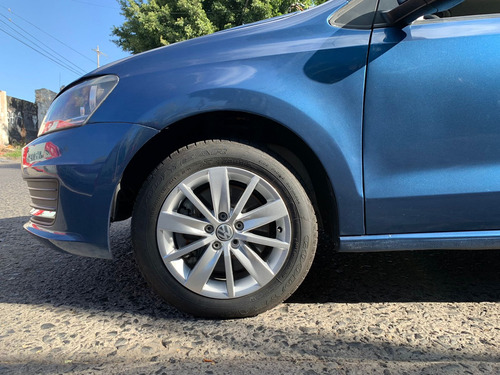 Volkswagen Vento 2.0 Confortline Mt