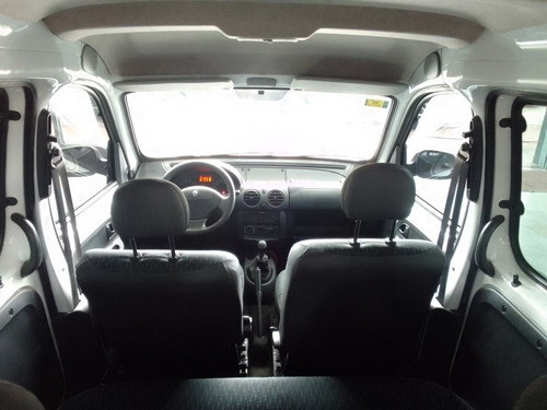 Imagen 14 de 15 de Renault Kangoo 5 Asientos 2015