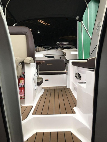 Imagem 8 de 15 de Ventura 300 Sport Mercruiser Big Bloc 8.2 380hp 2016 Caiera.