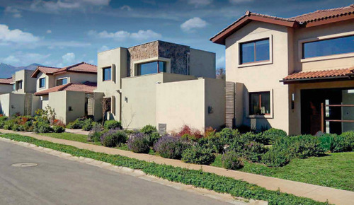 Casa En Venta De 3 Dorm. En Colina