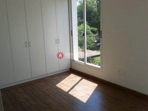 Casa En Venta En Zona Pinares, 2 Dormitorios- Ref: 7069