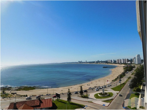 Imagen 19 de 30 de Con Exclusiva Vista De Primera Linea Al Mar.