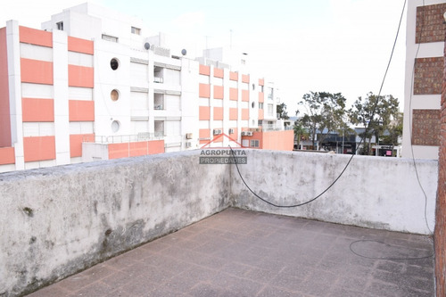 Apartamento En Peninsula, 2 Dormitorios *- Ref: 2875