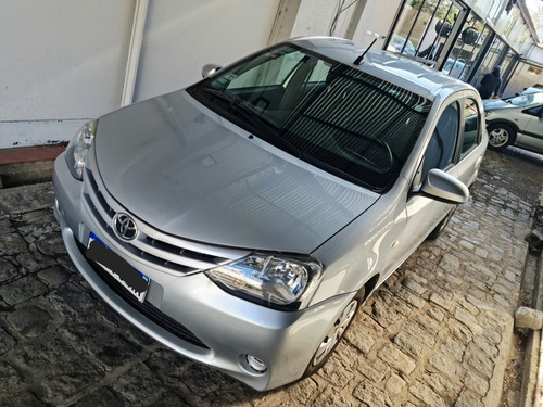 Imagen 8 de 10 de Toyota Etios 2016 1.5 Sedan Xs