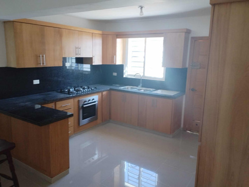 Vendo Casa De 4 Habitaciones En Aut. San Isidro