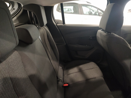 Imagen 13 de 15 de Peugeot 208 Like Pack