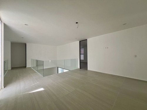 Casa En Venta En Mérida, Privada El Origen, Mod. 597, De Lujo