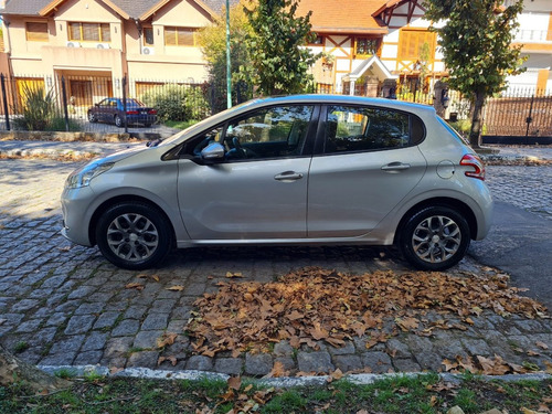 Imagen 8 de 14 de Peugeot 208 1.6n Allure Touch 2015