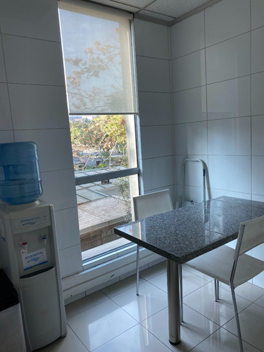 Oficina Habilitada En Exclusivo Sector De Nueva Costanera