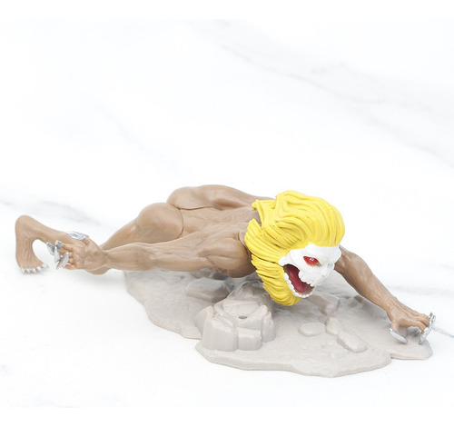 Figura Blindada De Titán Con Mandíbula Colosal De Attack On