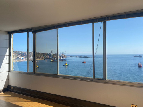 Se Vende Amplia Oficina Vista Al Mar Calle Blanco Valparaíso