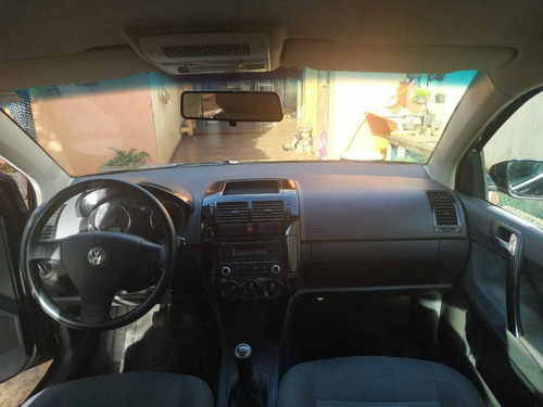 Volkswagen Polo Sedan 2012 1.6 Vht Comfortline Total Flex 4p