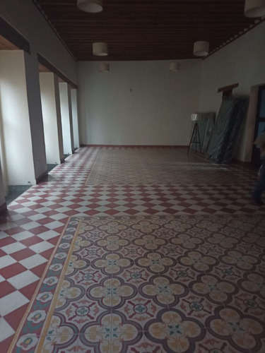 Se Vende Edificio En Mesones, Colonia El Centro, Cuauhtemoc, Cdmx.
