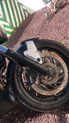 Motocicleta Dominar 400 Ug 2018 De Color Blanco