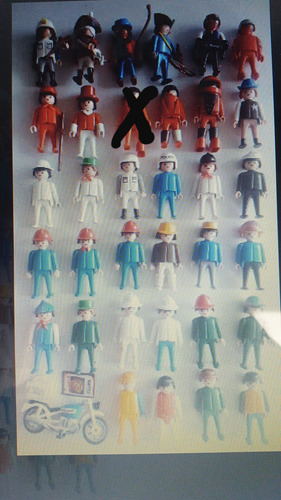 Lote De Muñecos Playmobil Son 33 Y La Moto Fata 1 C Wc (Usado)