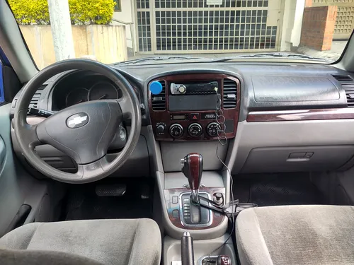 Es Una Camioneta 7 Puestos Con Un Motor V6