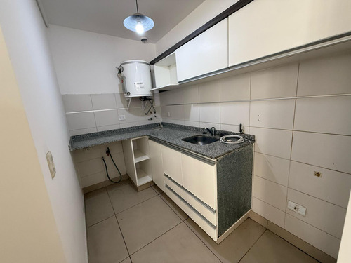 Departamento En Venta En Nueva Córdoba, 1 Dormitorio Con Balcón, Apto Credito, Desocupado
