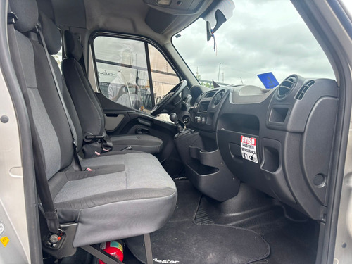 Renault Master minibus L2h2 Executiva 16 Lugares